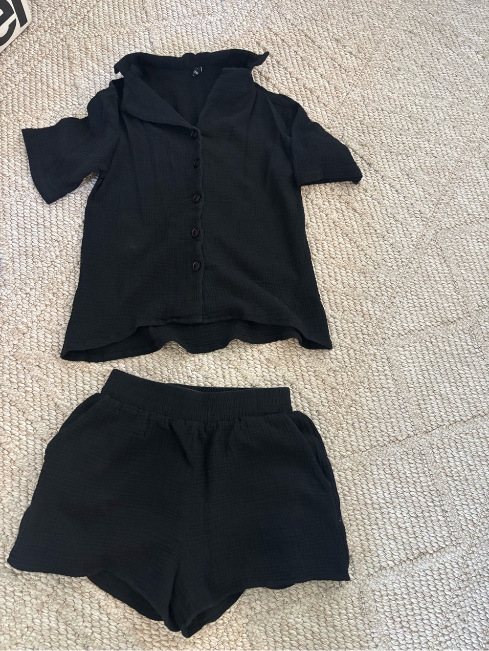 Womens Black Button-Front Top and Shorts Set
